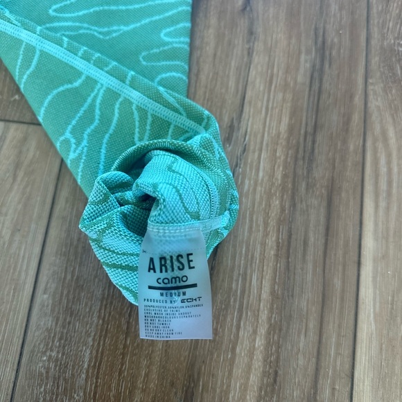 ECHT womens a rise camo Leggings size medium - Picture 7 of 7